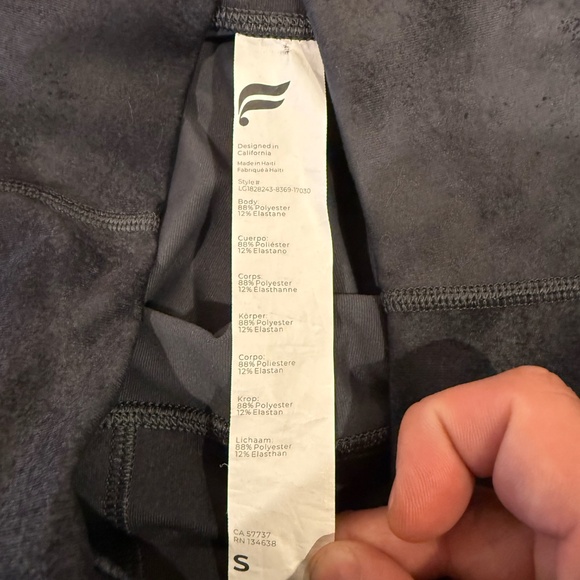 Fabletics Define PowerHold® High-Waisted 7/8 Legging Onyx Smudge - Small - Picture 5 of 5